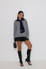 ⁦חולצה פסים עם עליונית מיו⁩ – תמונה ⁦2⁩