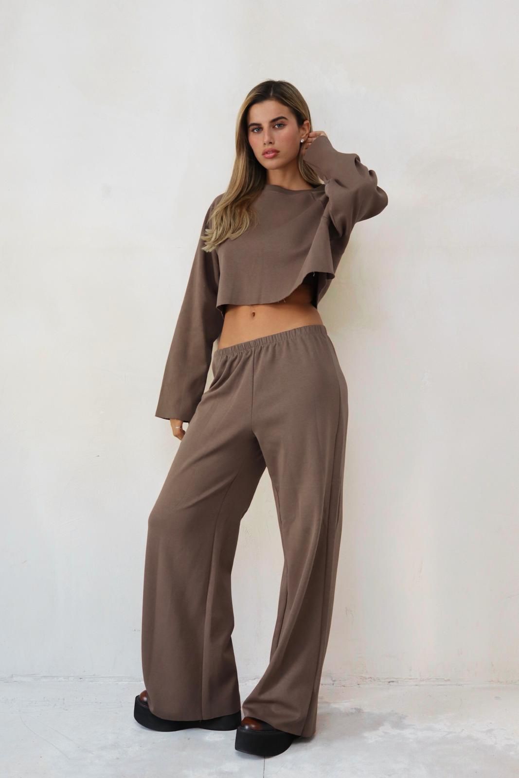 547e0828-e8d1-4ea0-adc0-db473b1dc0a7 חליפה באני – תמונה 1