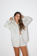 ⁦חליפה שורט פסים רוכסן⁩ – תמונה ⁦2⁩