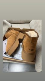 ⁦נעל  אגג  מגף גבוה עם עקב ugg⁩ – תמונה ⁦5⁩