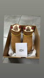 ⁦נעל  אגג  מגף גבוה ugg עם פס⁩ – תמונה ⁦6⁩