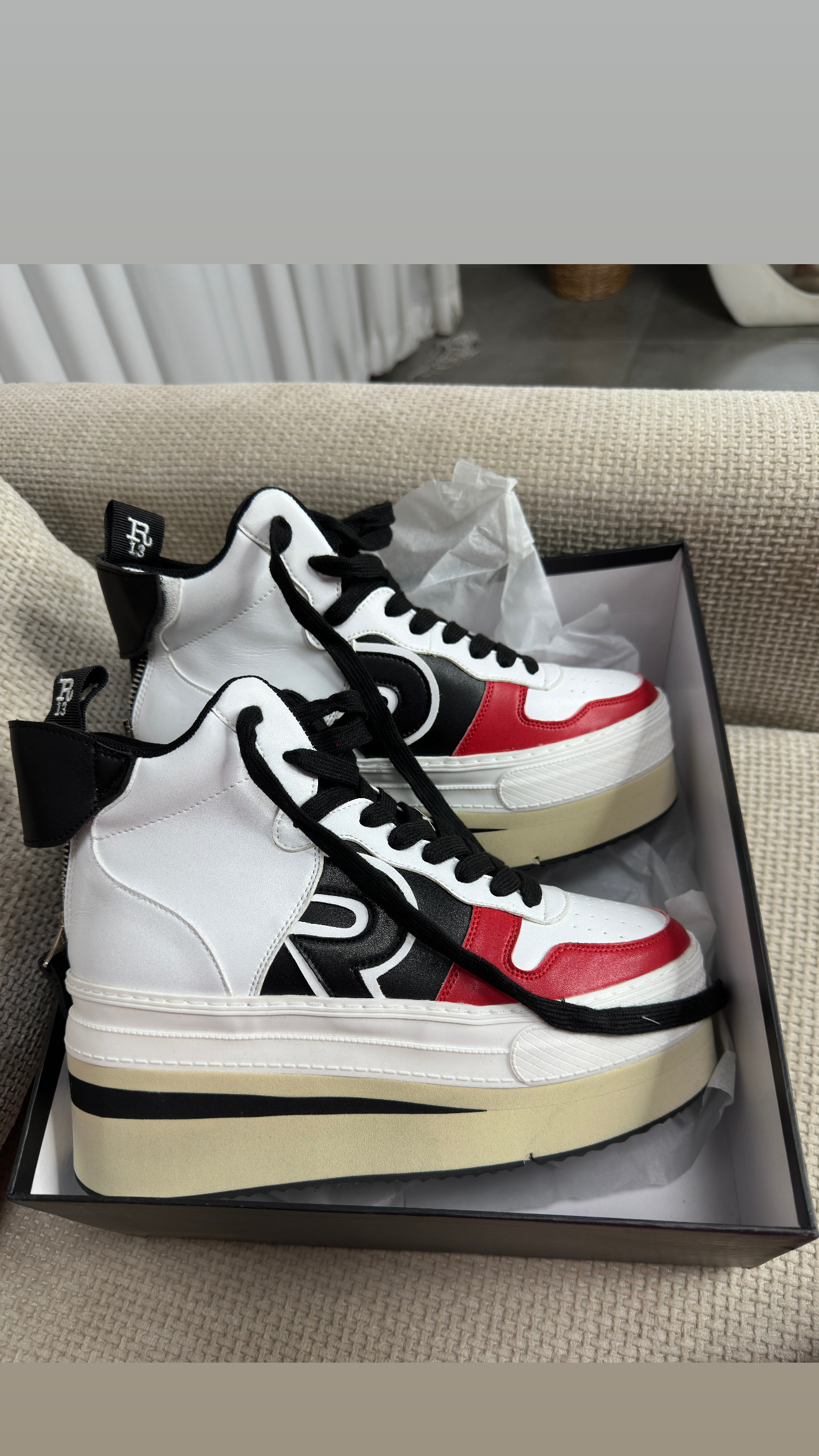 FDD1B0B0-FCA5-486B-A7E7-E1FD40E25AAA נעל R13 ספורט עקב לבן – תמונה 1