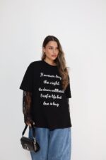 ⁦טישרט תחרה בשרוול⁩ – תמונה ⁦2⁩