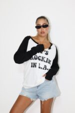 חולצה וי הדפס