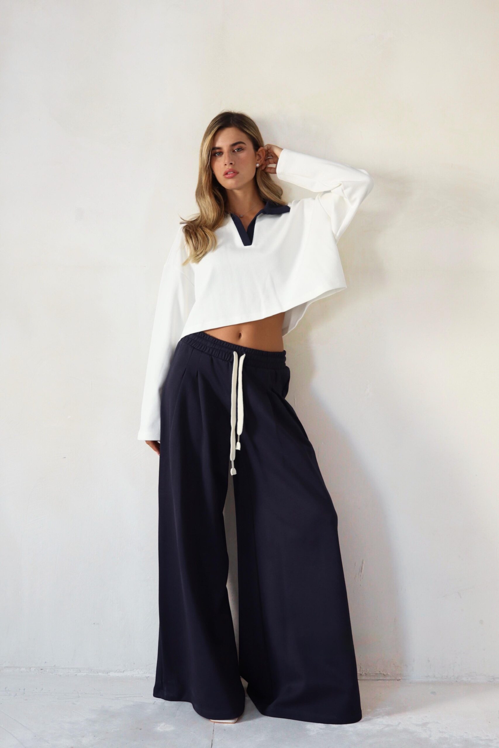 b9e60463-5a8f-43ae-a0e7-4415a628ed29 חליפה צוארון מכנס פנס כחול – תמונה 1