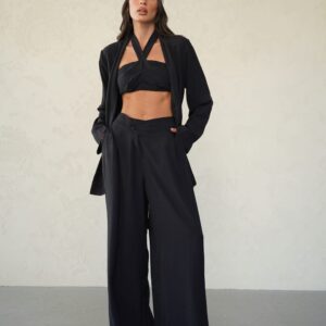 חליפה עליונית וטופ