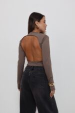 בגד גוף גב פתוח