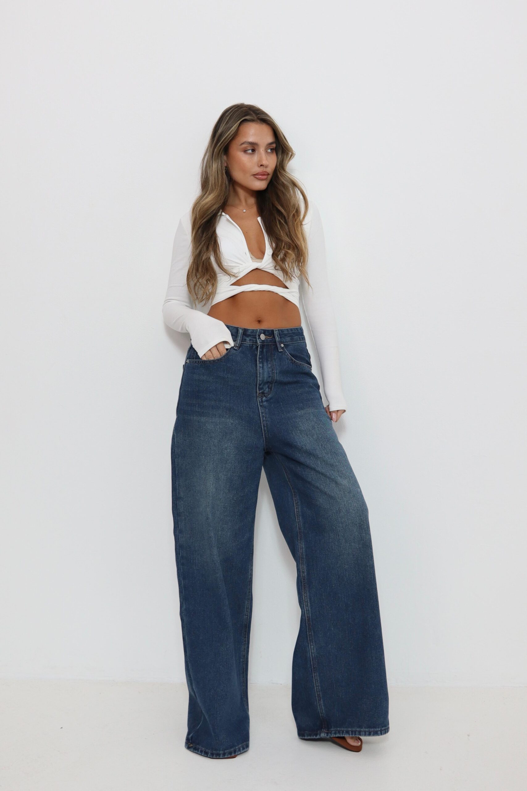 24a5f67b-73fd-44ab-a6ab-7260fbd6db50 ג'ינס מדי – תמונה 1