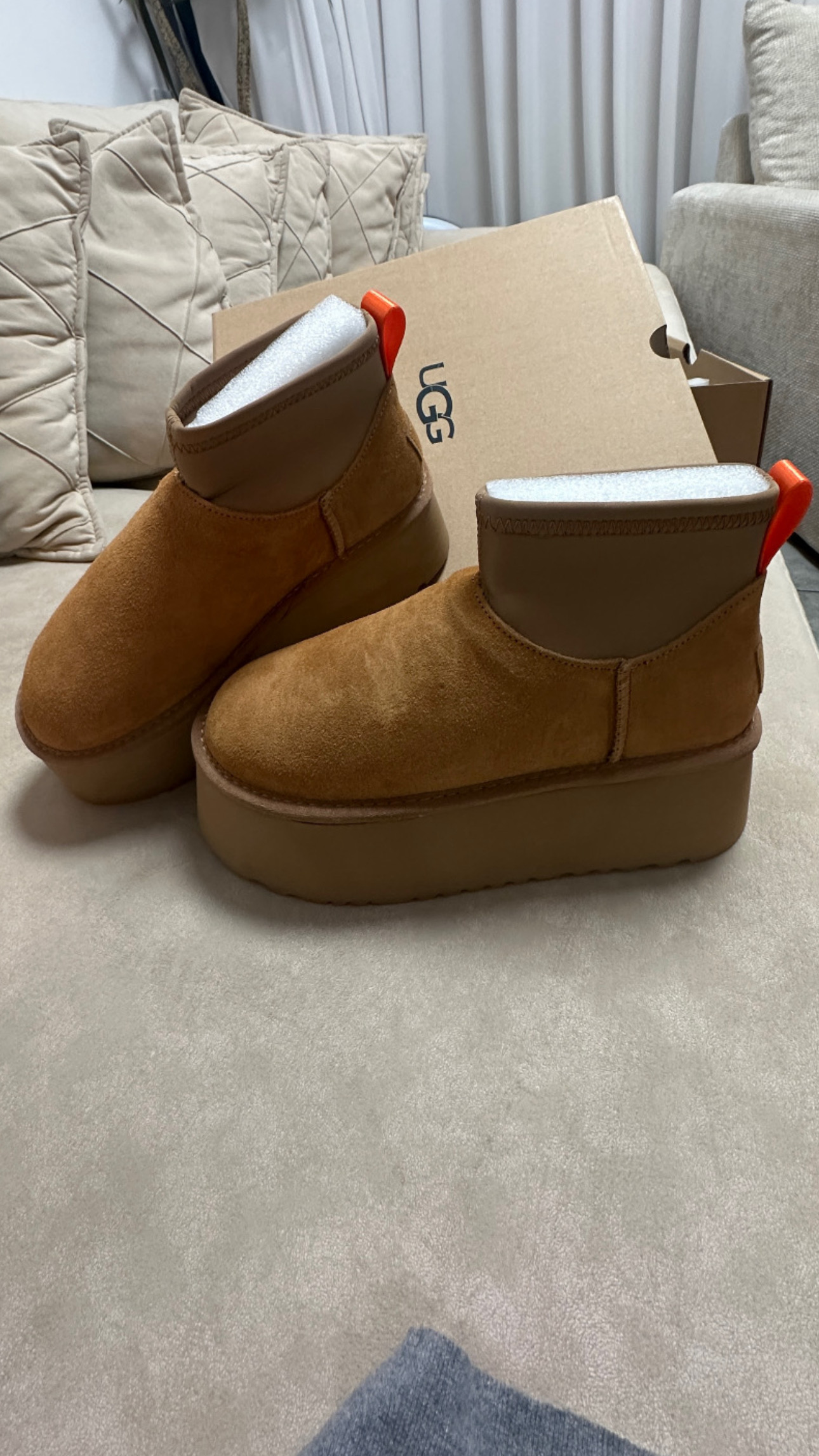 3F9A0F15-1419-4839-AFEC-B6D1BB49918E מגף האג שילוב גרב קצר – תמונה 1