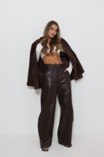 ⁦מכנס עור חום⁩ – תמונה ⁦2⁩