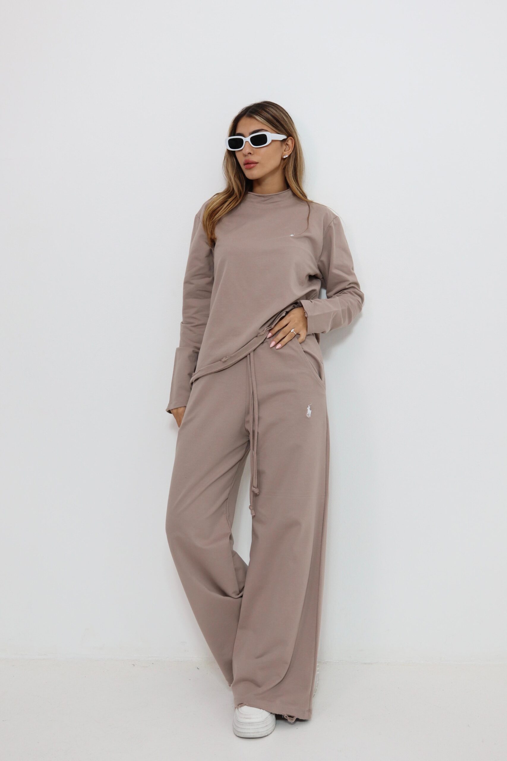 6cb5c1a1-6378-4c91-a8fb-57079d54b4b6 חליפה פולו טרנינג לוז – תמונה 1