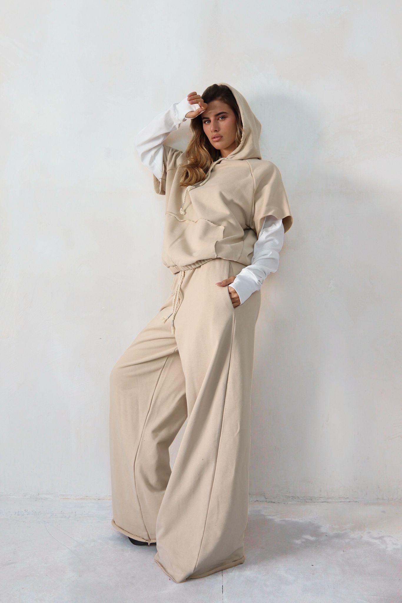 787248d3-81f8-40ee-94c9-558db996d2b5 חליפה שילוב פוטר קפוצ׳ון – תמונה 1