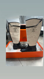 ⁦מגף הרמס⁩ – תמונה ⁦2⁩