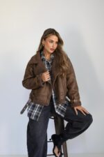 ⁦גקט עור צמר חומה⁩ – תמונה ⁦4⁩