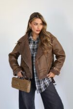 ⁦גקט עור צמר חומה⁩ – תמונה ⁦3⁩