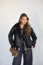 ⁦גקט עור צמר שחורה⁩ – תמונה ⁦3⁩