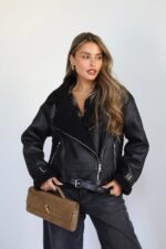 גקט עור צמר שחורה