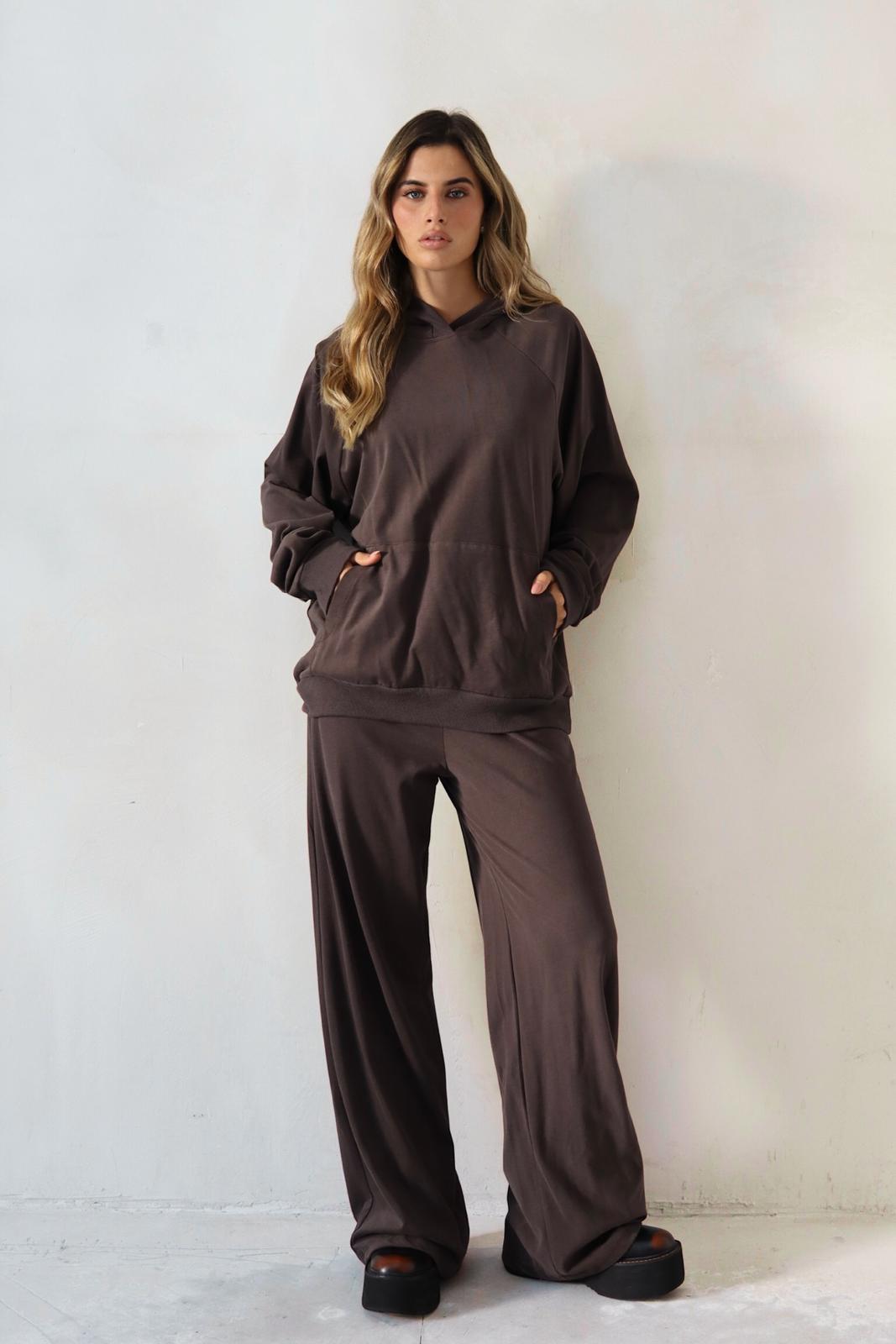 ce3e2db3-b406-47b5-8d9c-2872323ca4f9 חליפה קפוצ׳ון קנגרו – תמונה 1