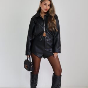 חליפה עור נוגה