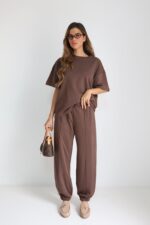 ⁦חליפה גומי במכנס טישרט⁩ – תמונה ⁦2⁩