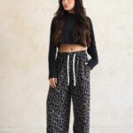 מכנס לוז מנומר