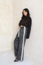 ⁦מכנס לוז מנומר⁩ – תמונה ⁦2⁩